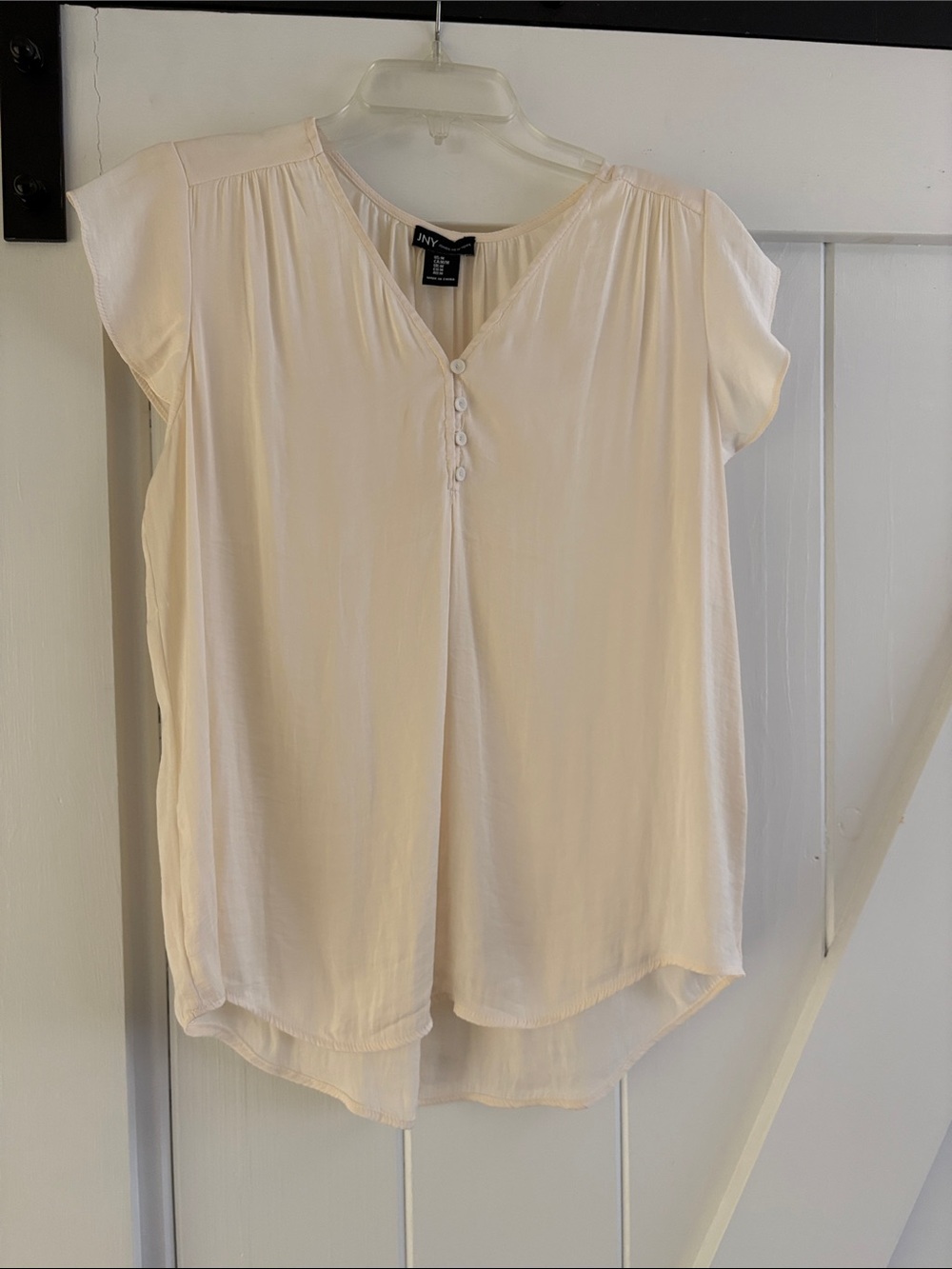 Jones New York Cream V-Neck Cap Sleeve Blouse